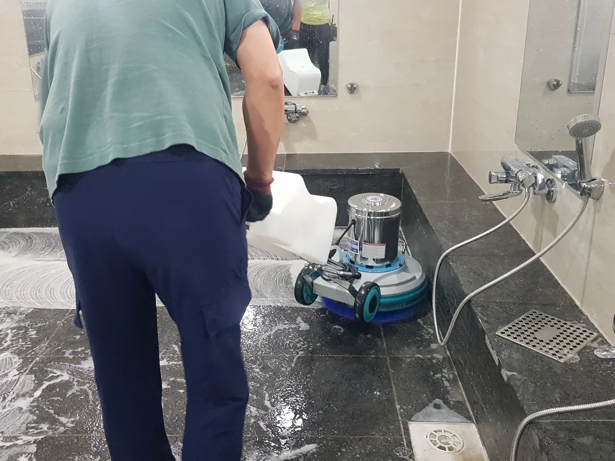 밀양시 부북면 찜질방 수전·샤워기 건식 사우나 위생청소 사례 - 행진크린
